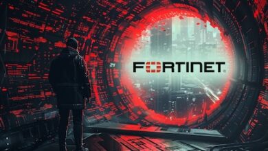 محققان امنیتی و منابع خبری روزهای اخیر از کشف یک آسیب‌پذیری مهم در سیستم‌عامل شبکه‌ای FortiOS (محصول Fortinet) خبر داده‌اند که به کاربرانی با دسترسی احراز‌شده محلی اجازه می‌دهد محدودیت‌های دستوری رابط خط فرمان (CLI) را دور بزنند و دستورهای سیستمی دلخواه اجرا کنند. این نقص که تحت شناسه‌های فنی منتشرشده و با طبقه‌بندی CWE-684 معرفی می‌شود